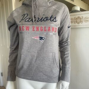 Nike New England Patriots Therma-Fit Gray Hoodie
Women’s Size S